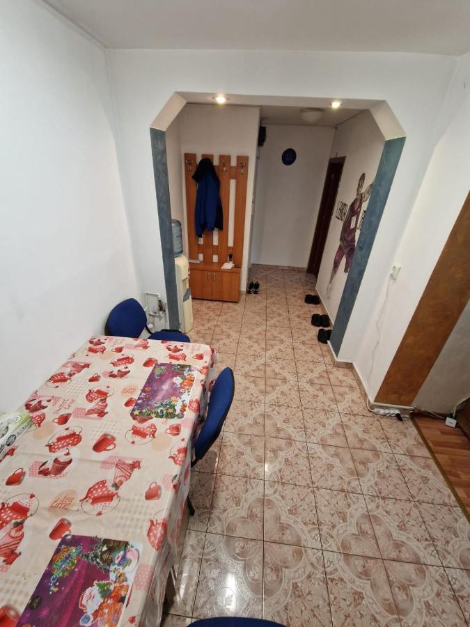 Ferienwohnung Apartament Victoria Târgu Jiu Exterior foto