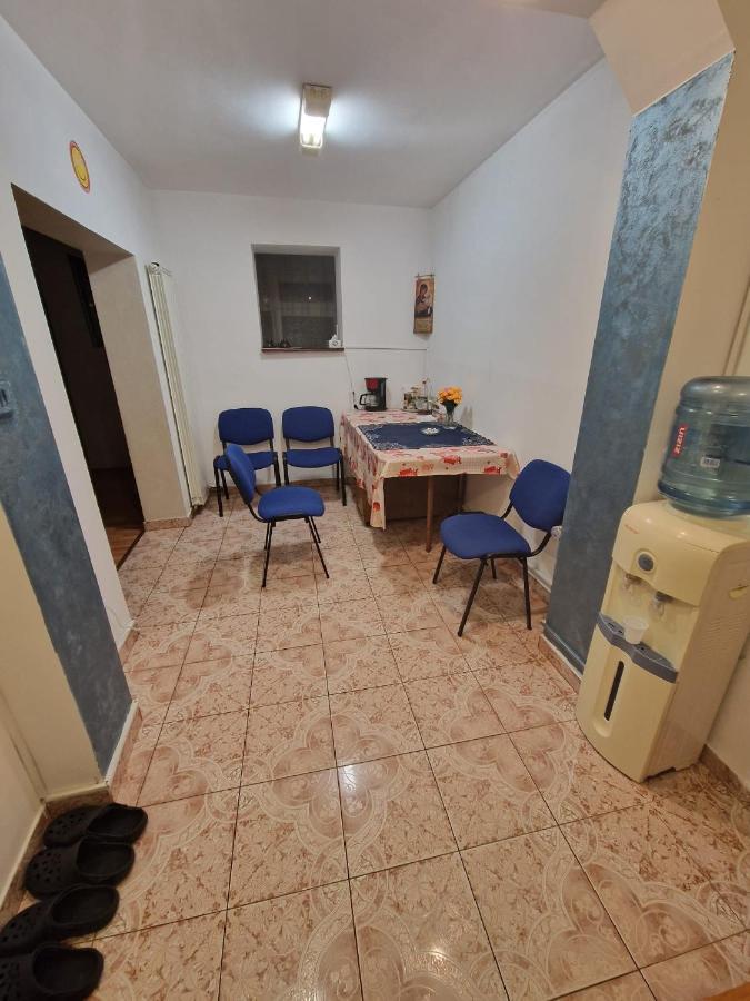 Ferienwohnung Apartament Victoria Târgu Jiu Exterior foto